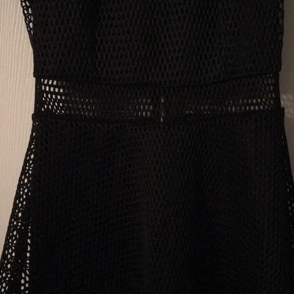 🛍👗Miin Mesh Black Dress with see through middle - Picture 4 of 5